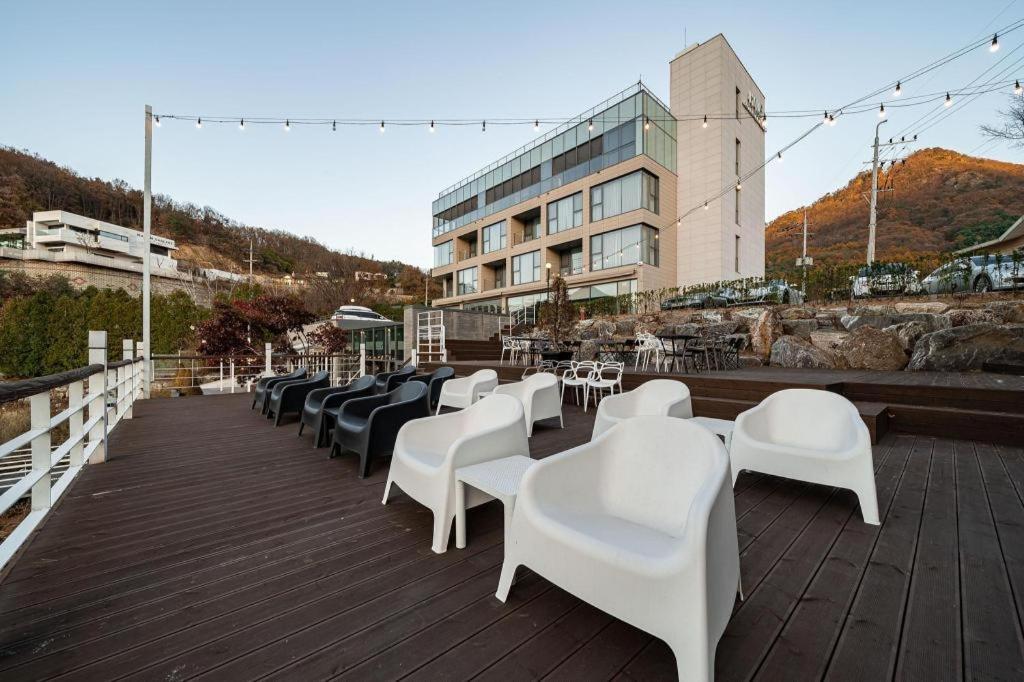 Hotel Haus 加平 外观 照片