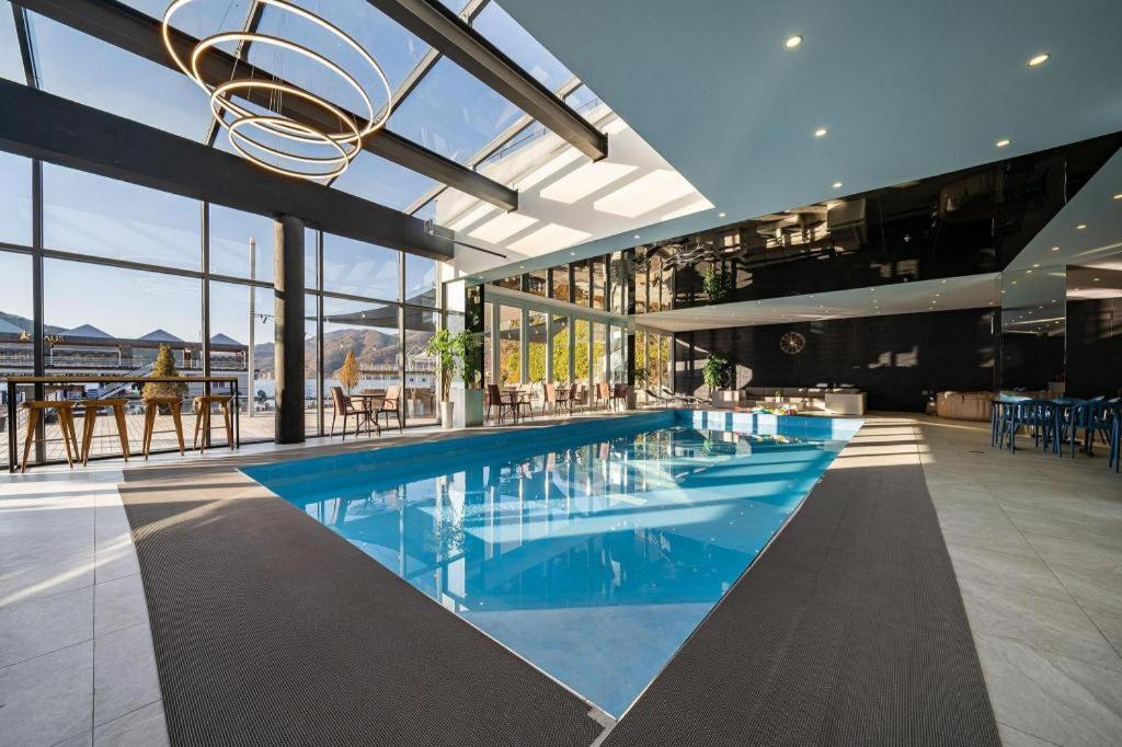Hotel Haus 加平 外观 照片