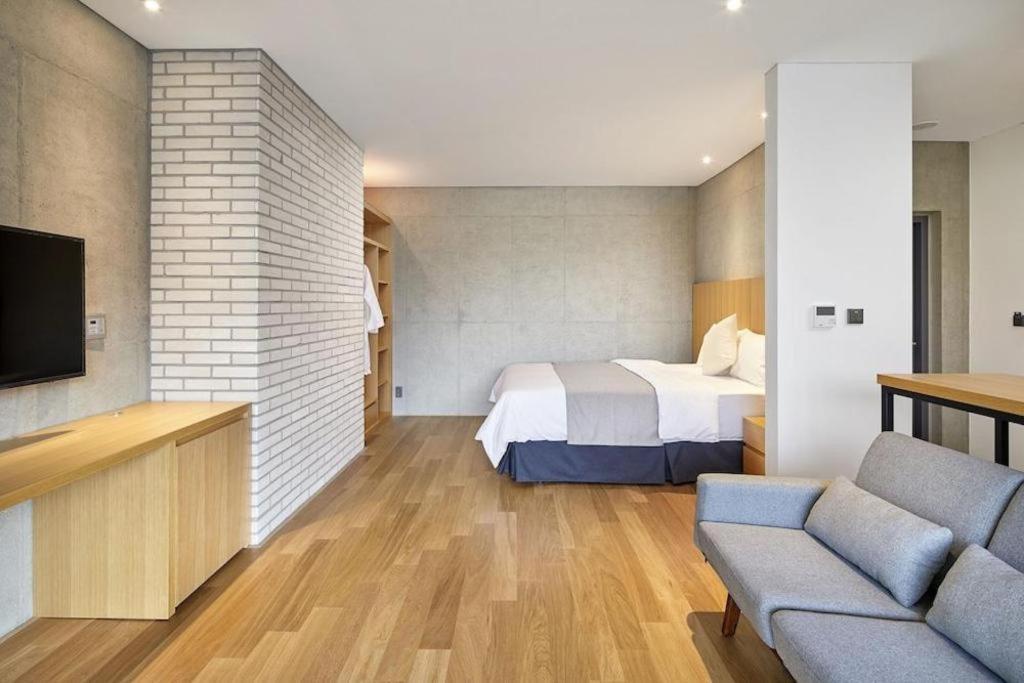 Hotel Haus 加平 外观 照片