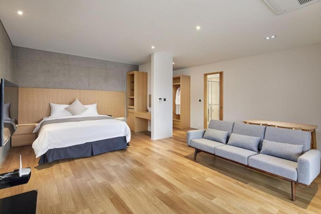Hotel Haus 加平 外观 照片