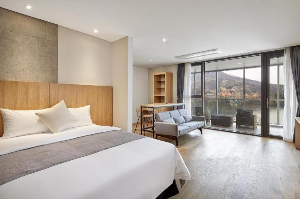 Hotel Haus 加平 外观 照片