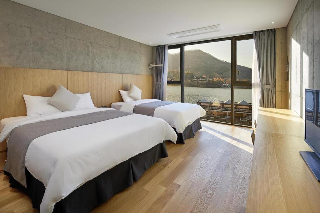 Hotel Haus 加平 外观 照片